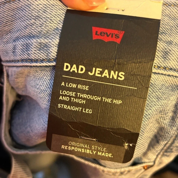 NWT LEVIS LOW RISE STRAIGHT LEG DAD JEANS - Picture 3 of 6